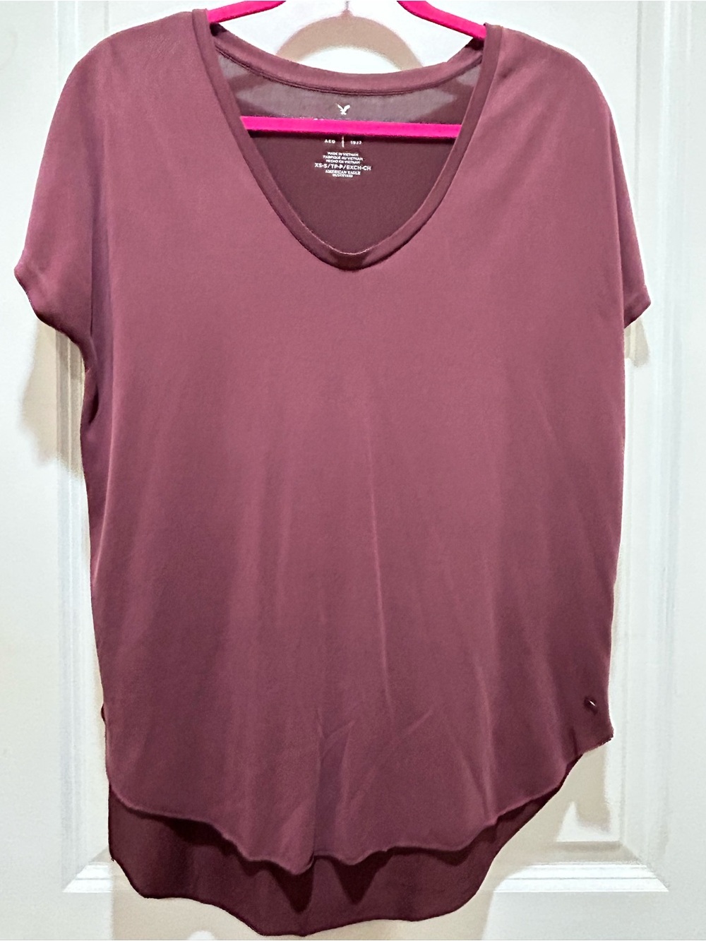American Eagle Outfitters Dusty Mauve V‑Neck Short Sleeve Top